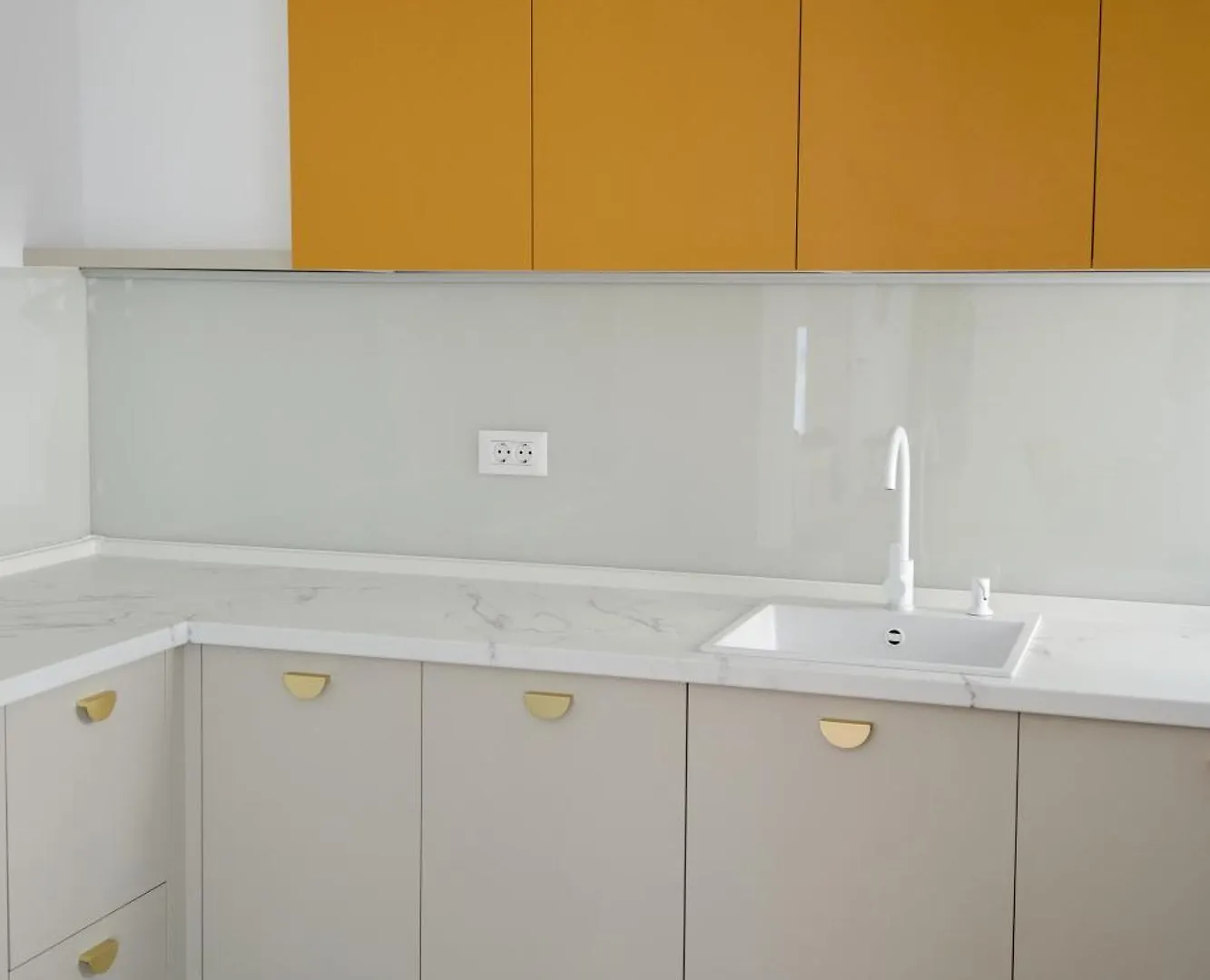 Blonde I One Bedroom Apartment I One Cotroceni Park Bucureşti România
