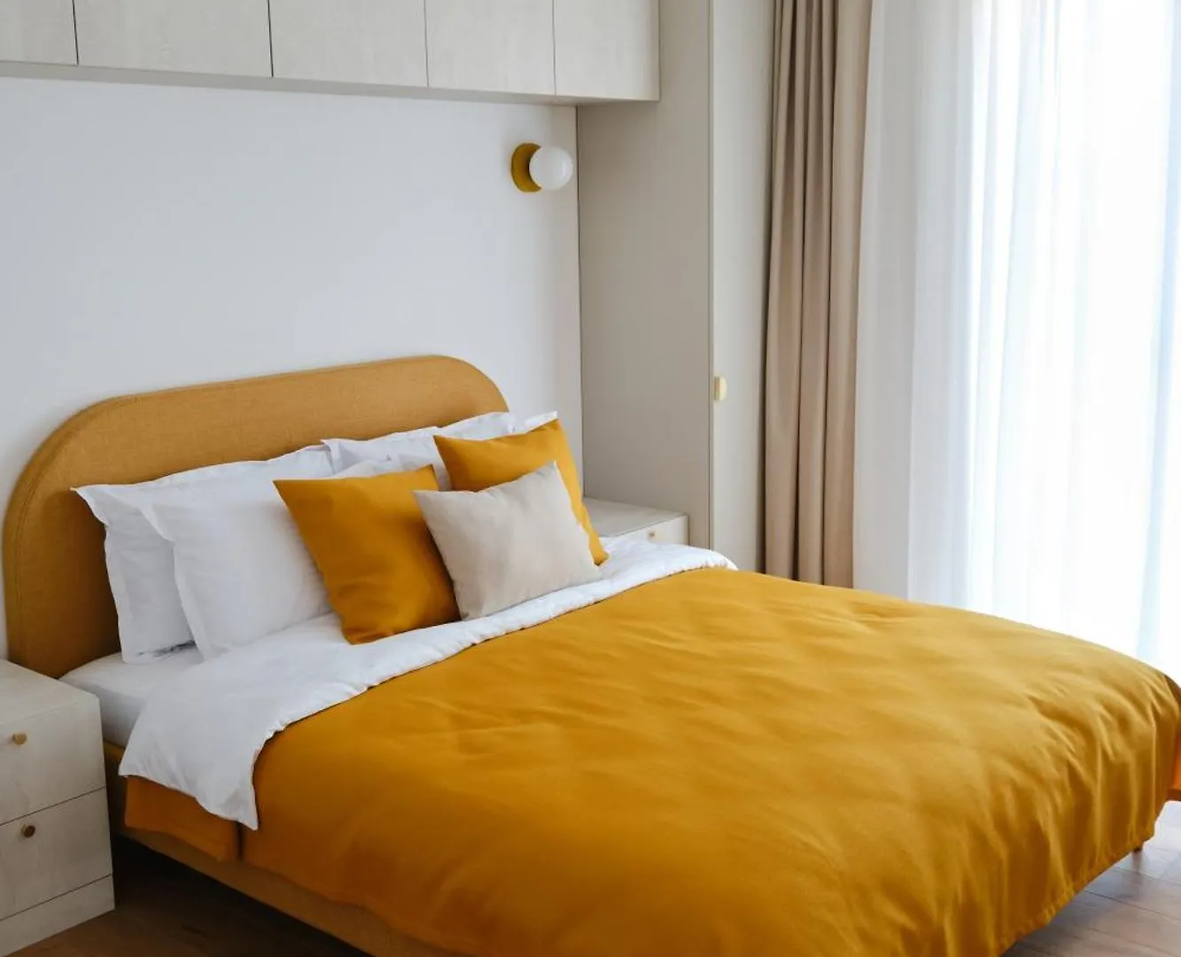 Blonde I One Bedroom Apartment I One Cotroceni Park Bucureşti 0*,  România